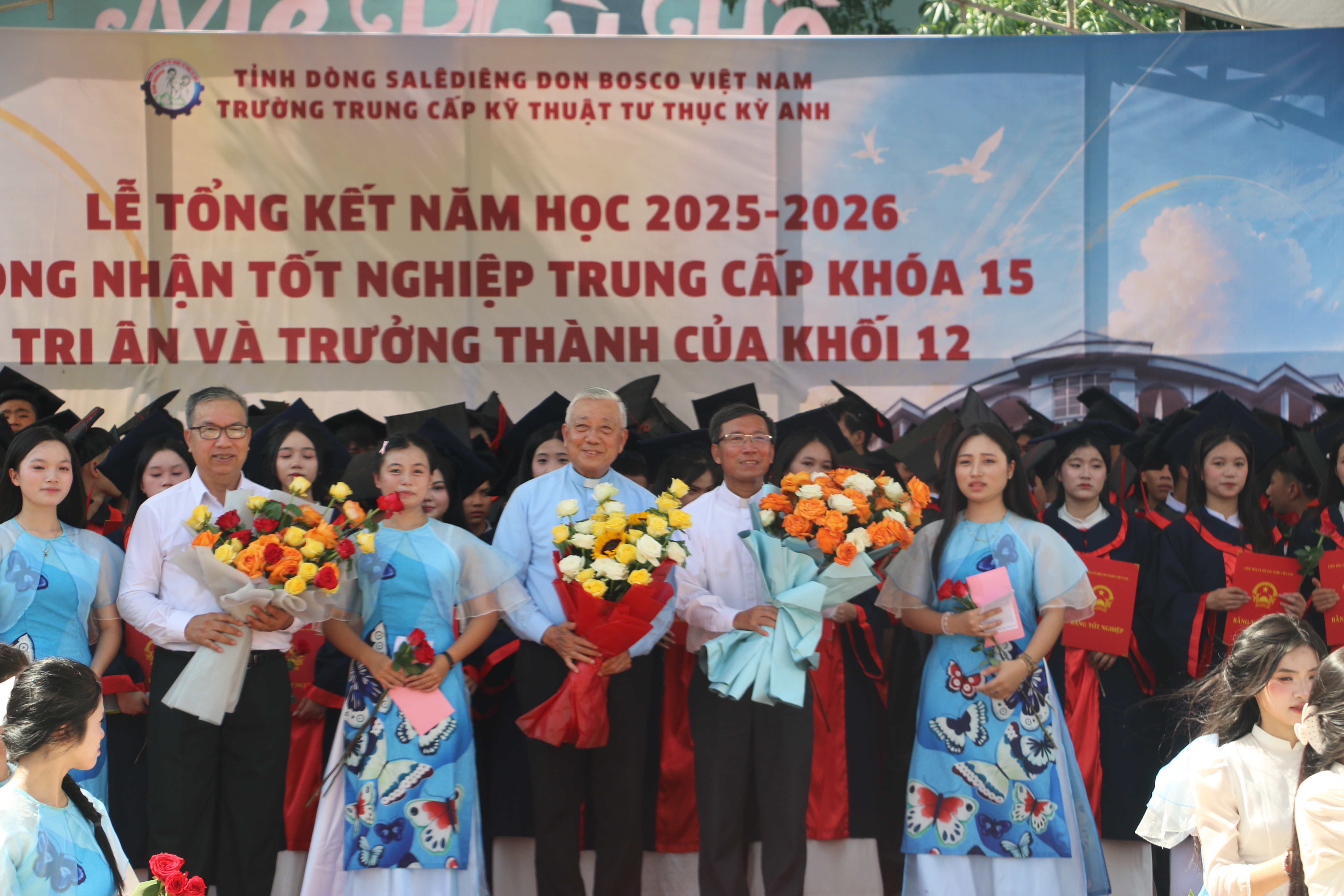Cha bề trên Á Tỉnh phát biểu tại lễ tổng kết